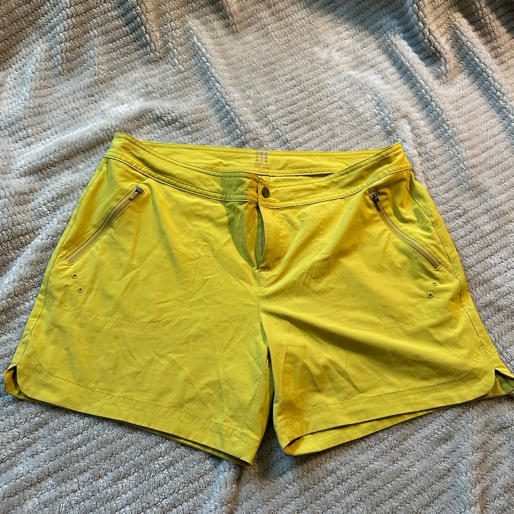 Title Nine Rogue 5” Shorts